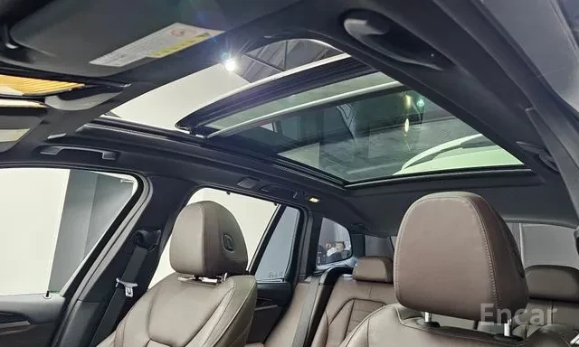 BMW X3 20D * M ПАКЕТ * ПАНОРАМА * HEAD UP * , снимка 12 - Автомобили и джипове - 55655039