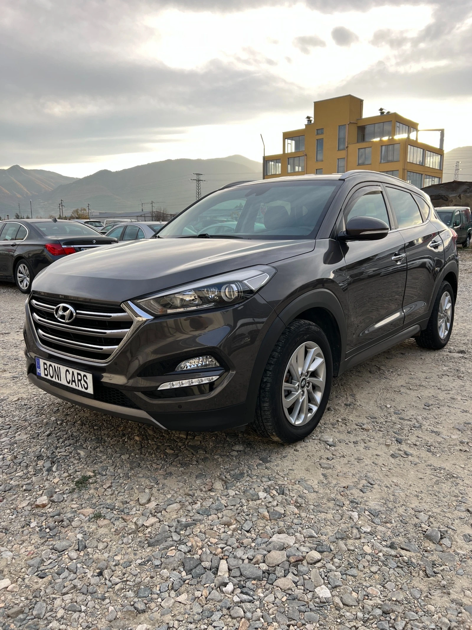 Hyundai Tucson 2.0 CRDI 4x4-automat-key less-navi - [1] 