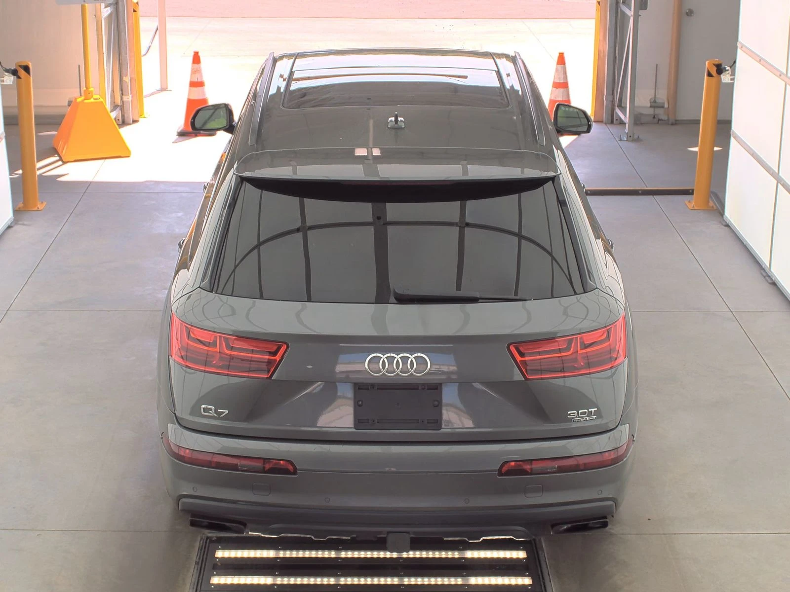 Audi Q7 PRESTIGE Въздух* Matrix* BOSE* Обдух* Head-Up* 360 - изображение 5