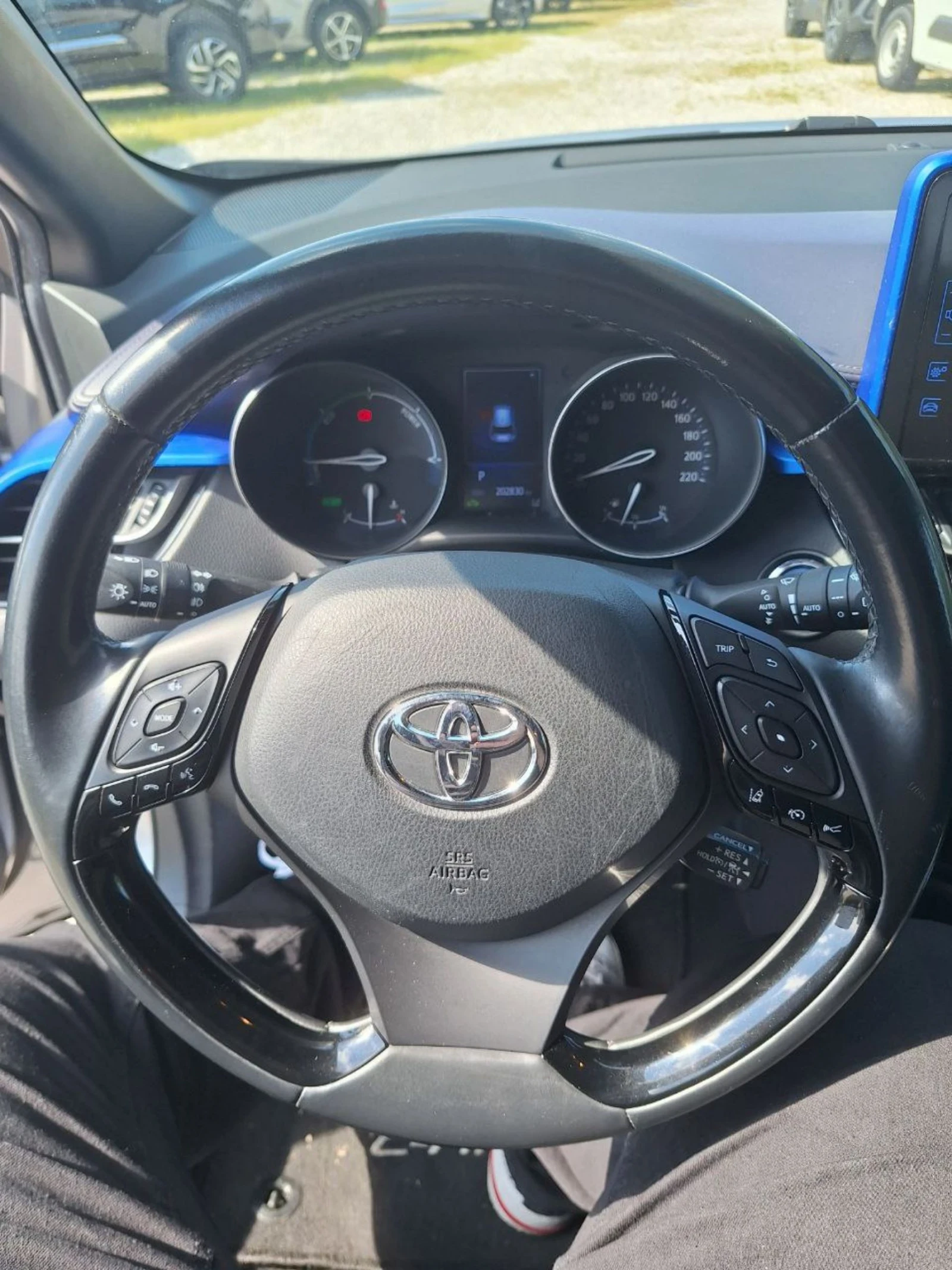 Toyota C-HR 1.8 122 К.С. ХИБРИД! LOUNGE! КОЖА! ОЧАКВАН ВНОС! - изображение 8