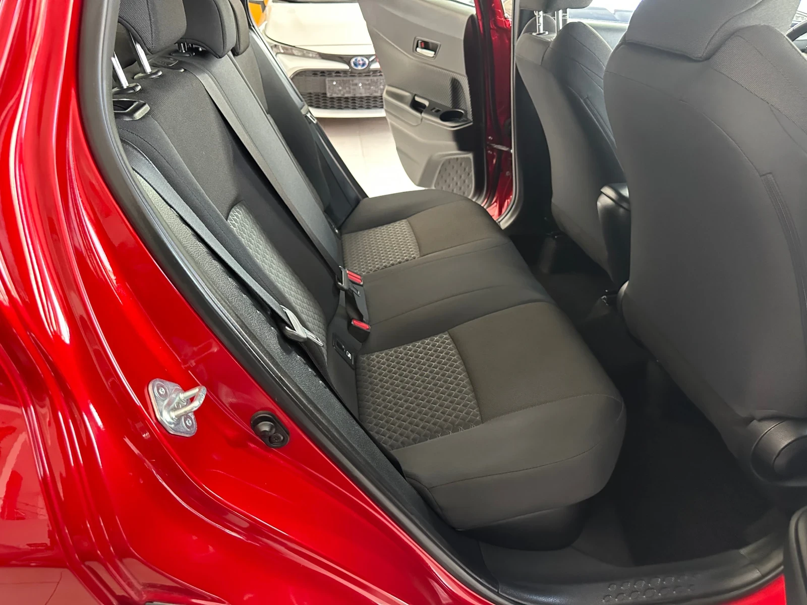 Toyota C-HR  - изображение 10