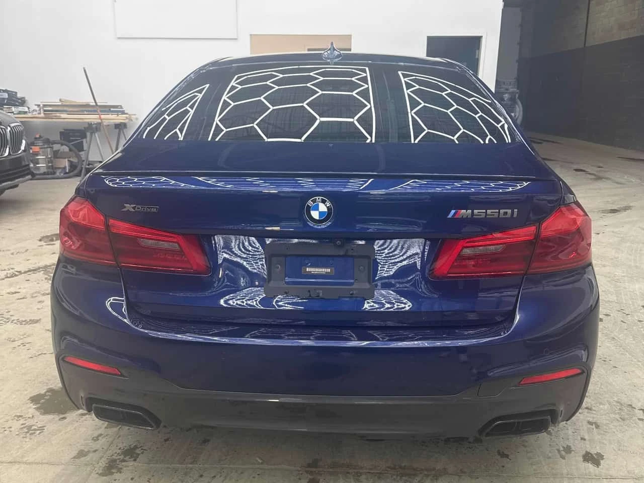 BMW 550 * M550i xDrive * CARFAX *  - изображение 4