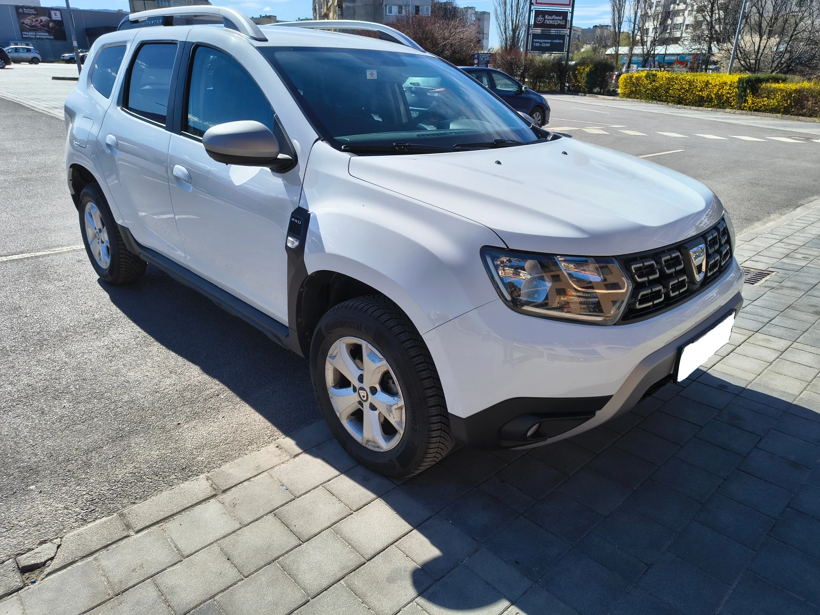 Dacia Duster, снимка 2 - Автомобили и джипове - 54285705