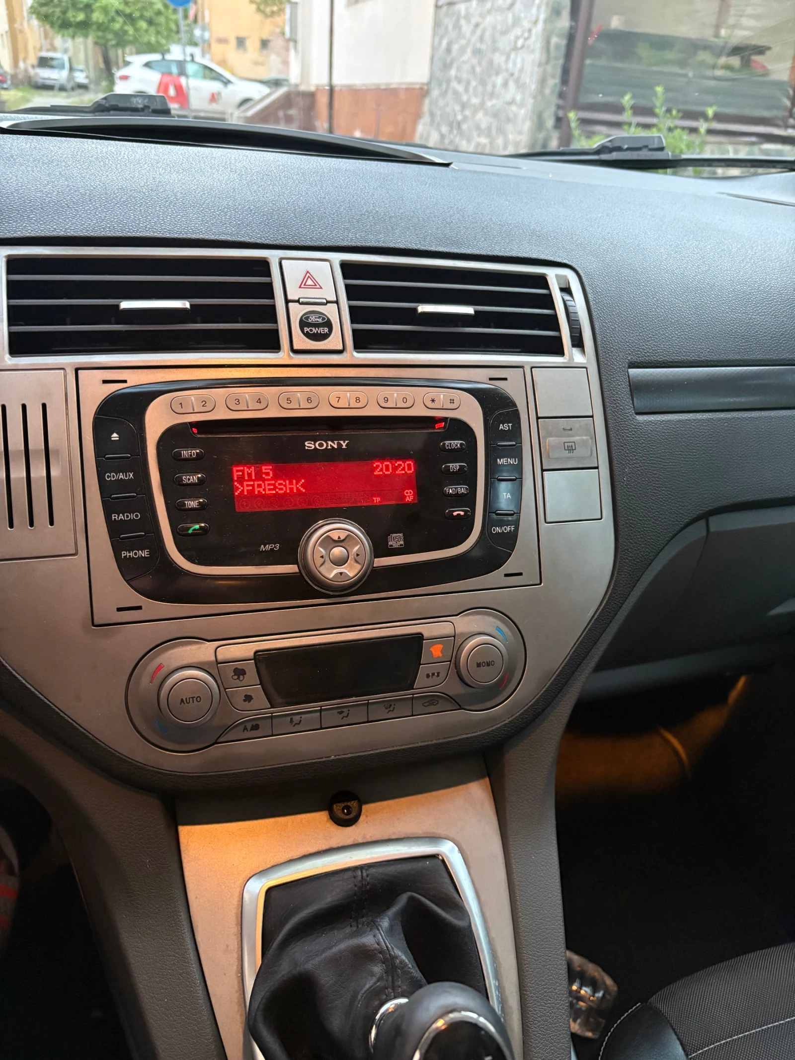 Ford Kuga 2.0Diesel 4x4 136 titanium, снимка 10 - Автомобили и джипове - 54416666