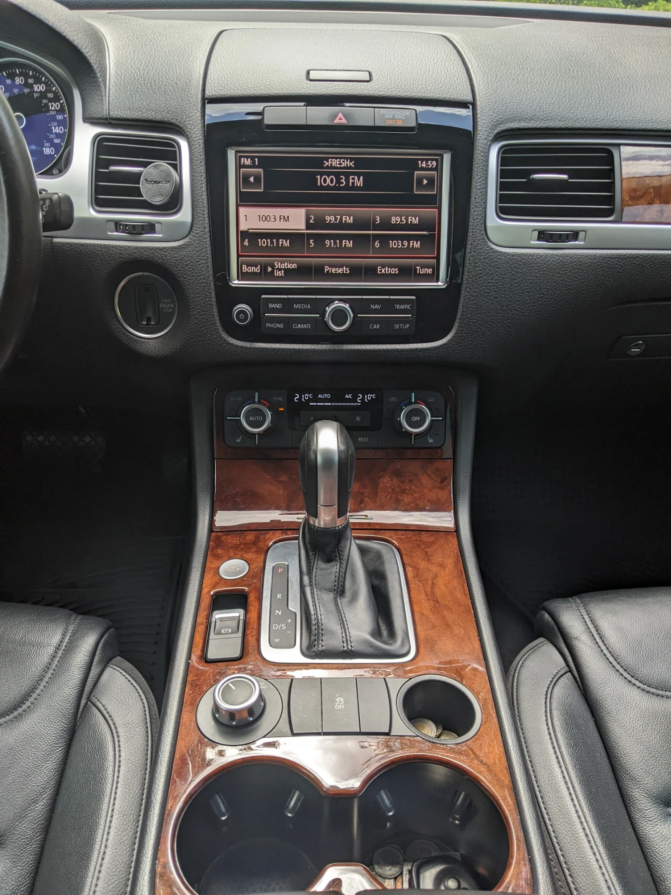 VW Touareg 3.0 TDI, снимка 9 - Автомобили и джипове - 54682617