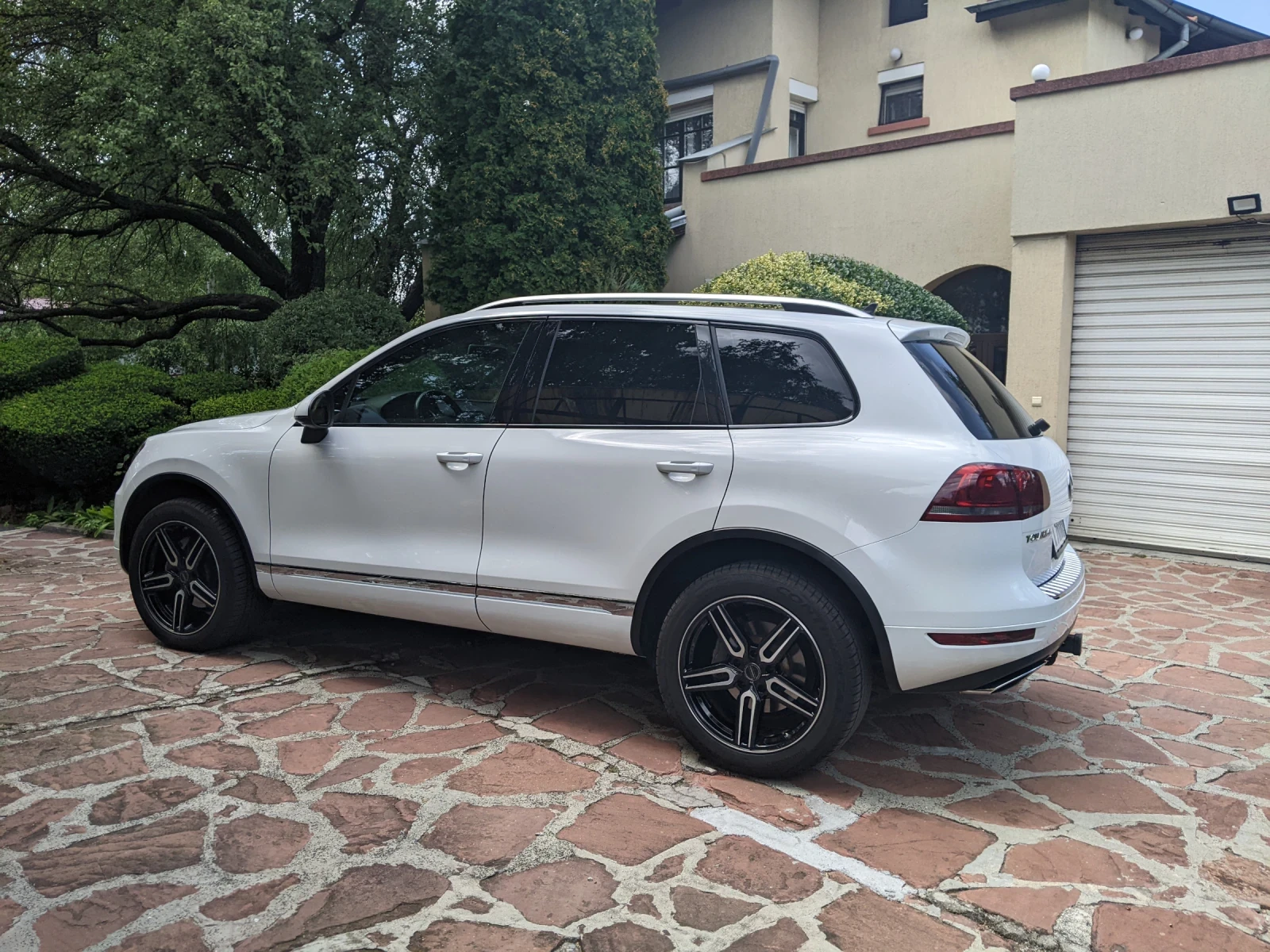 VW Touareg 3.0 TDI, снимка 2 - Автомобили и джипове - 54682617