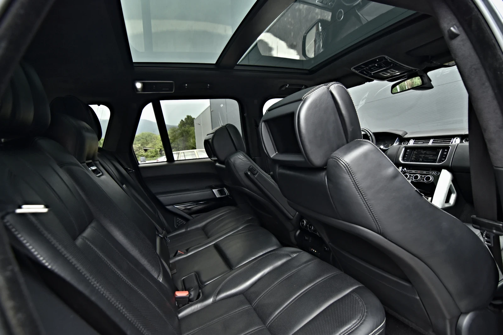 Land Rover Range rover 4.4SDV8/AUTOBIOGRAPHY/FULL/FULL/ЛИЗИНГ, снимка 17 - Автомобили и джипове - 54808750