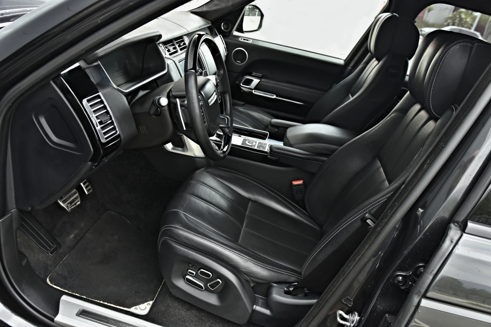 Land Rover Range rover 4.4SDV8/AUTOBIOGRAPHY/FULL/FULL/ЛИЗИНГ, снимка 11 - Автомобили и джипове - 54808750