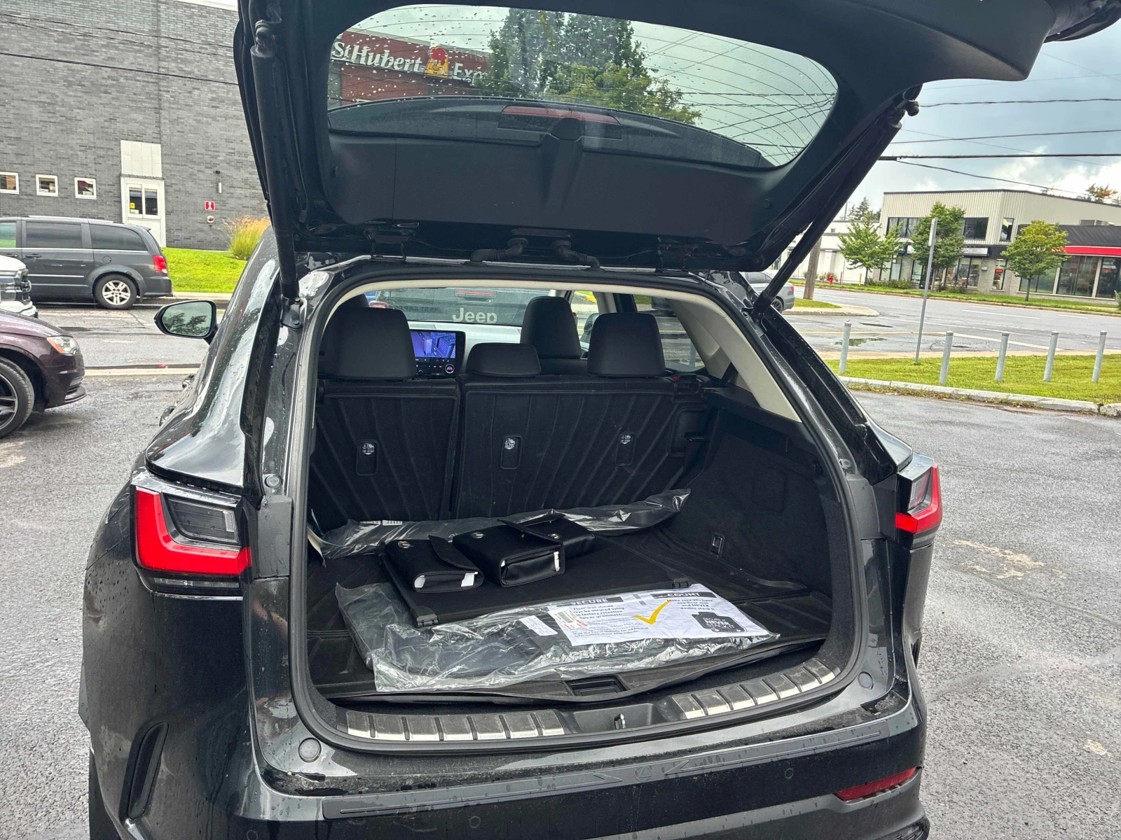 Lexus NX 450 * 450h+ * CARFAX * ОПЦИЯ ЗА ФИНАНСИРАНЕ, снимка 12 - Автомобили и джипове - 55932260