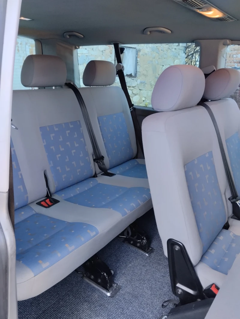 VW Caravelle, снимка 8 - Бусове и автобуси - 48110072