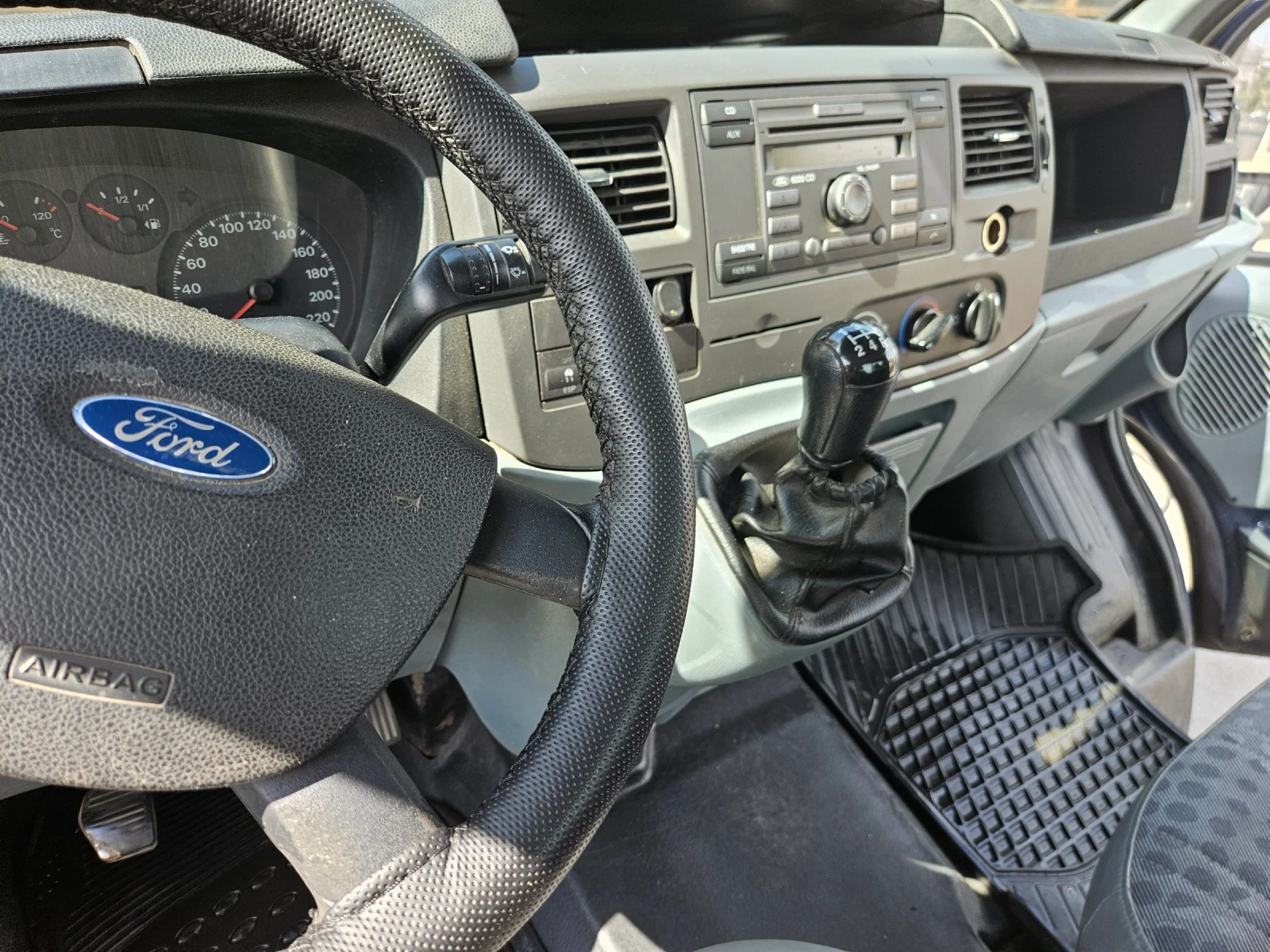 Ford Transit 2.2 - изображение 7