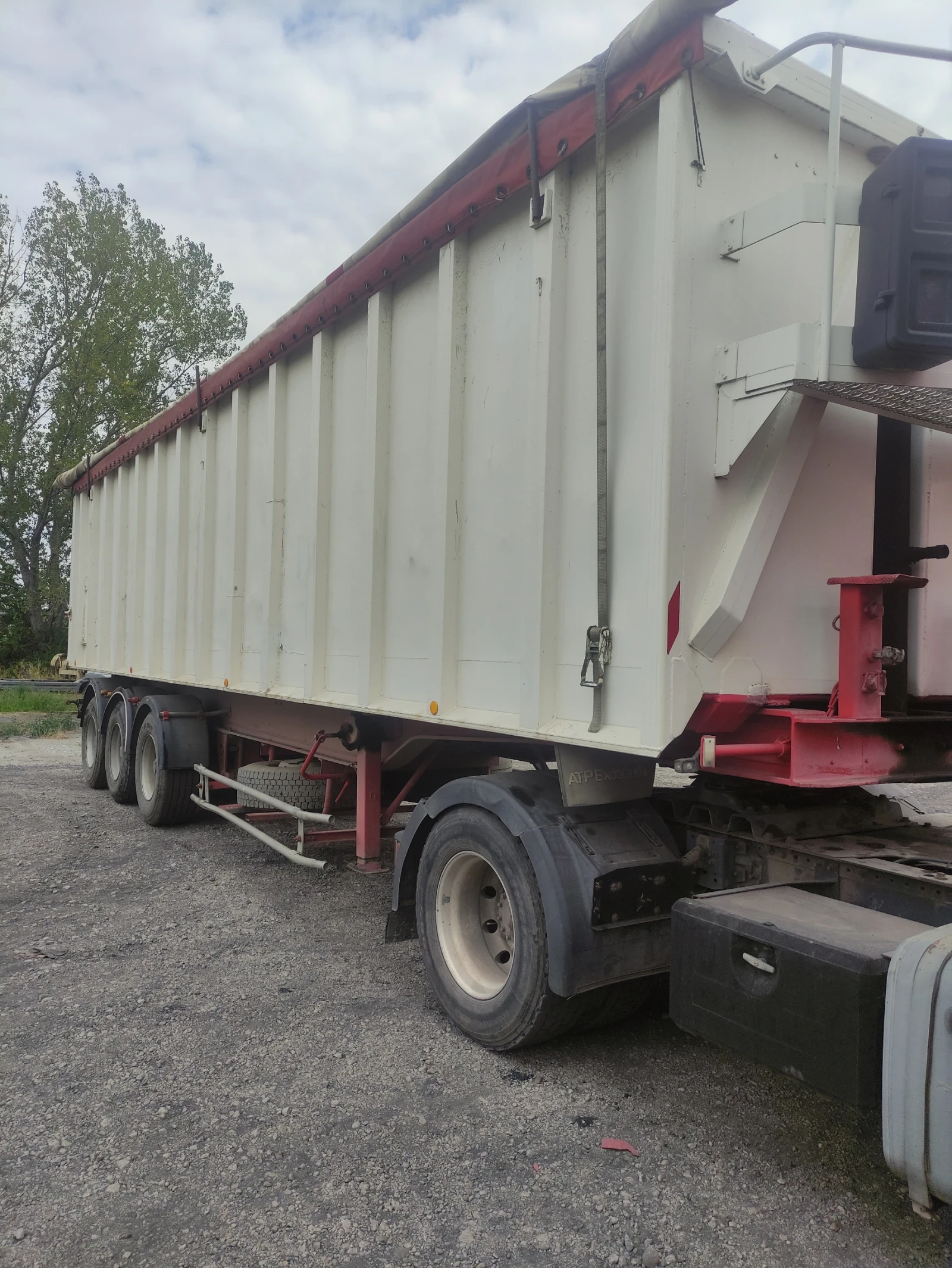 Полуремарке Benalu, снимка 4 - Ремаркета - 56368994