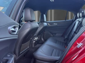 Alfa Romeo Giulia Q4/280HP/VELOCE/MATRIX/ACC/KLESS/CAM/560z, снимка 14