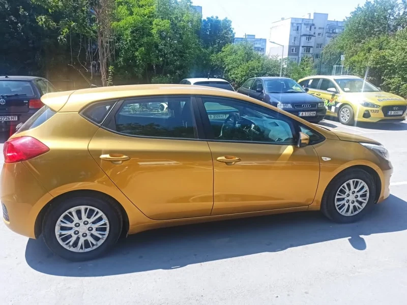 Kia Ceed, снимка 3 - Автомобили и джипове - 48173591