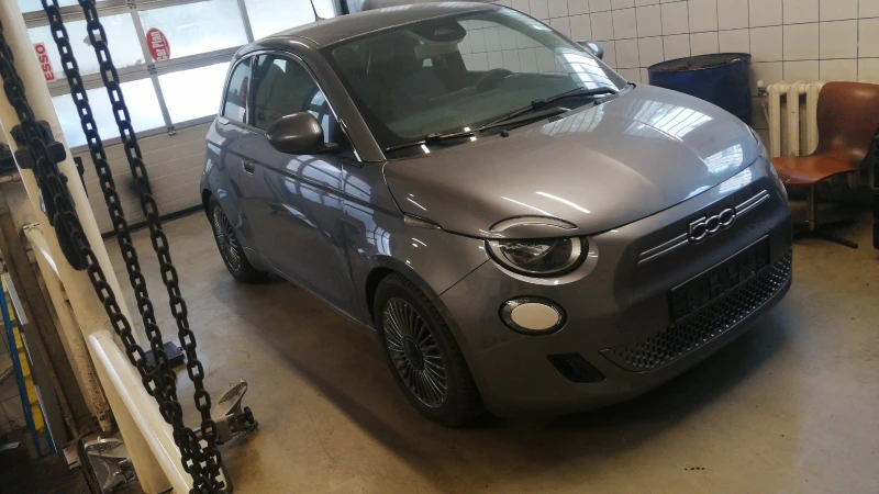 Fiat 500 Electric, снимка 2 - Автомобили и джипове - 49189686