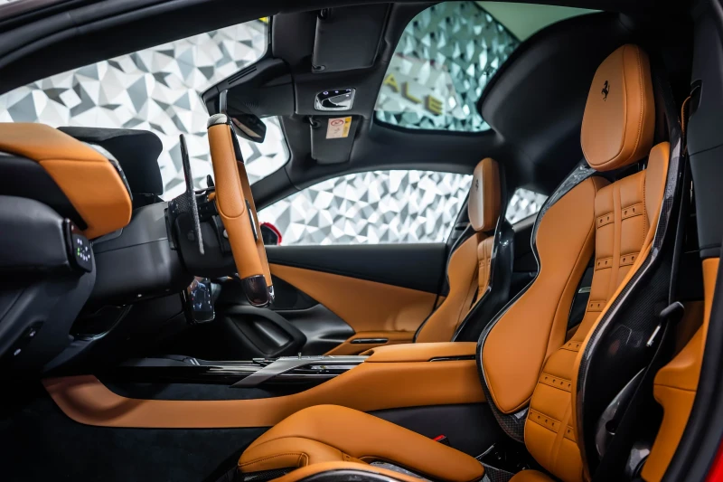 Ferrari 812 Superfast 12 Cilindri Rosso Corsa / Cuoio interior, снимка 13 - Автомобили и джипове - 51512490