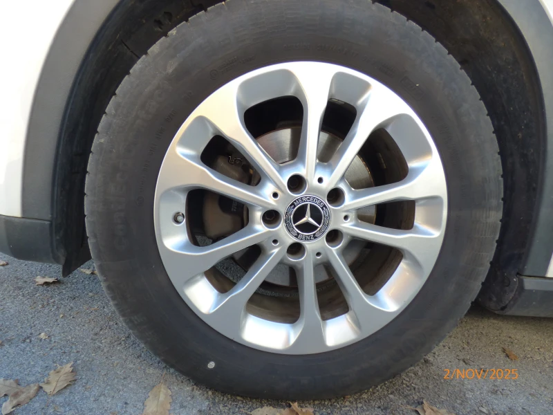 Mercedes-Benz CLA 180, снимка 8 - Автомобили и джипове - 52262974