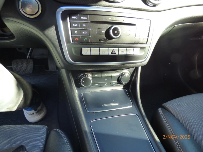 Mercedes-Benz CLA 180, снимка 12 - Автомобили и джипове - 52262974