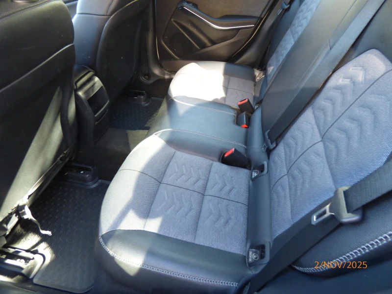 Mercedes-Benz CLA 180, снимка 14 - Автомобили и джипове - 52262974