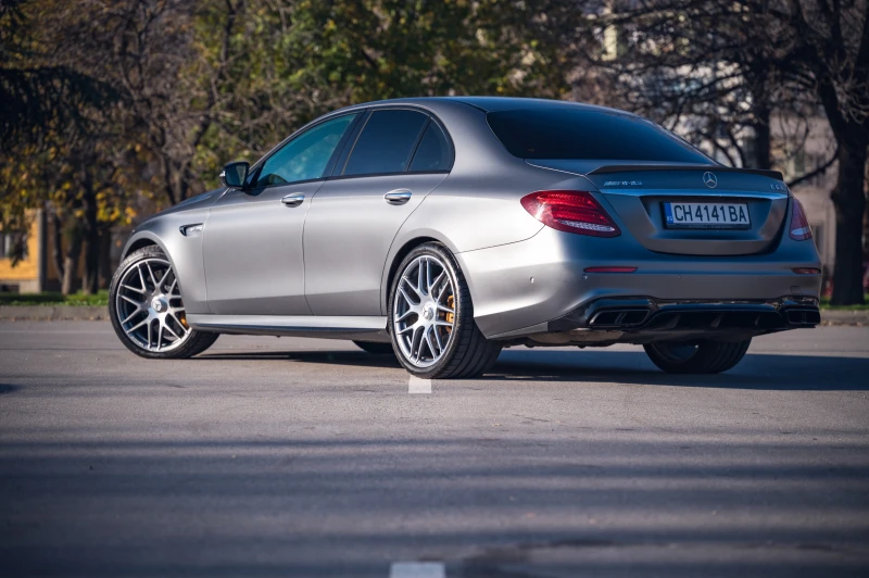 Mercedes-Benz E 63 AMG E63S, снимка 3 - Автомобили и джипове - 52648899