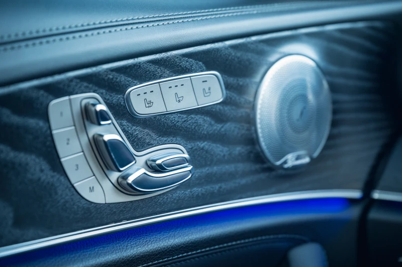 Mercedes-Benz E 63 AMG E63S, снимка 11 - Автомобили и джипове - 52648899