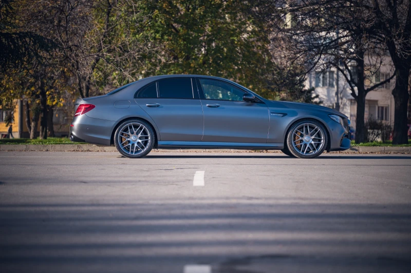 Mercedes-Benz E 63 AMG E63S, снимка 2 - Автомобили и джипове - 52648899