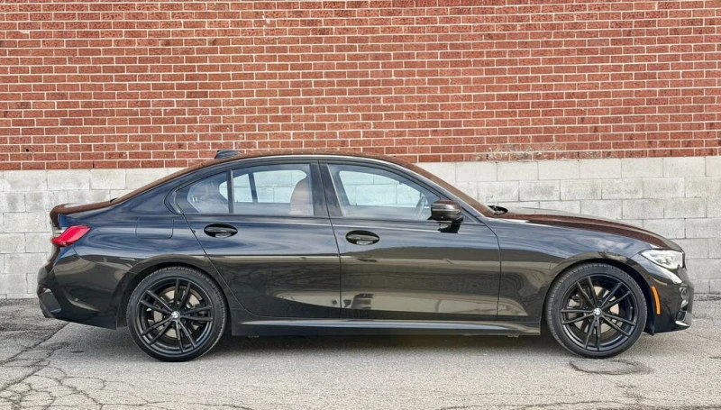 BMW 330 * АВТО КРЕДИТ* ЦЕНА ДО БГ * Сервизна история * , снимка 5 - Автомобили и джипове - 52707299