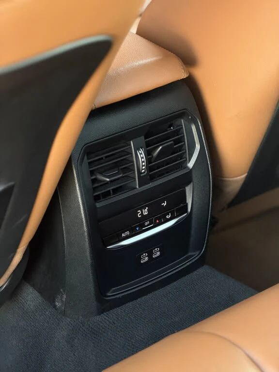 BMW 330 * АВТО КРЕДИТ* ЦЕНА ДО БГ * Сервизна история * , снимка 15 - Автомобили и джипове - 52707299