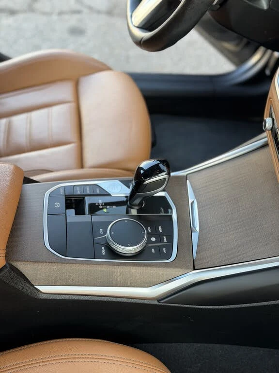 BMW 330 * АВТО КРЕДИТ* ЦЕНА ДО БГ * Сервизна история * , снимка 13 - Автомобили и джипове - 52707299