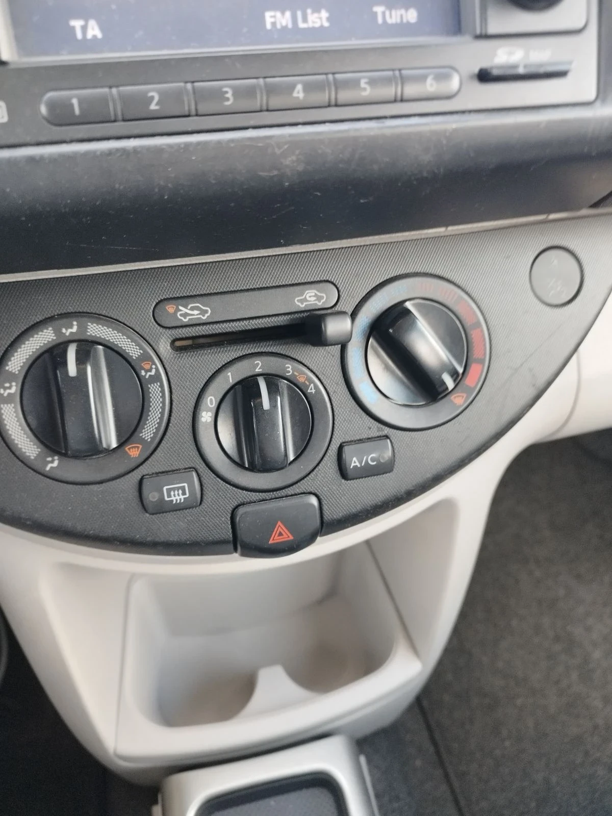 Nissan Note 1, 5 dsi - изображение 7