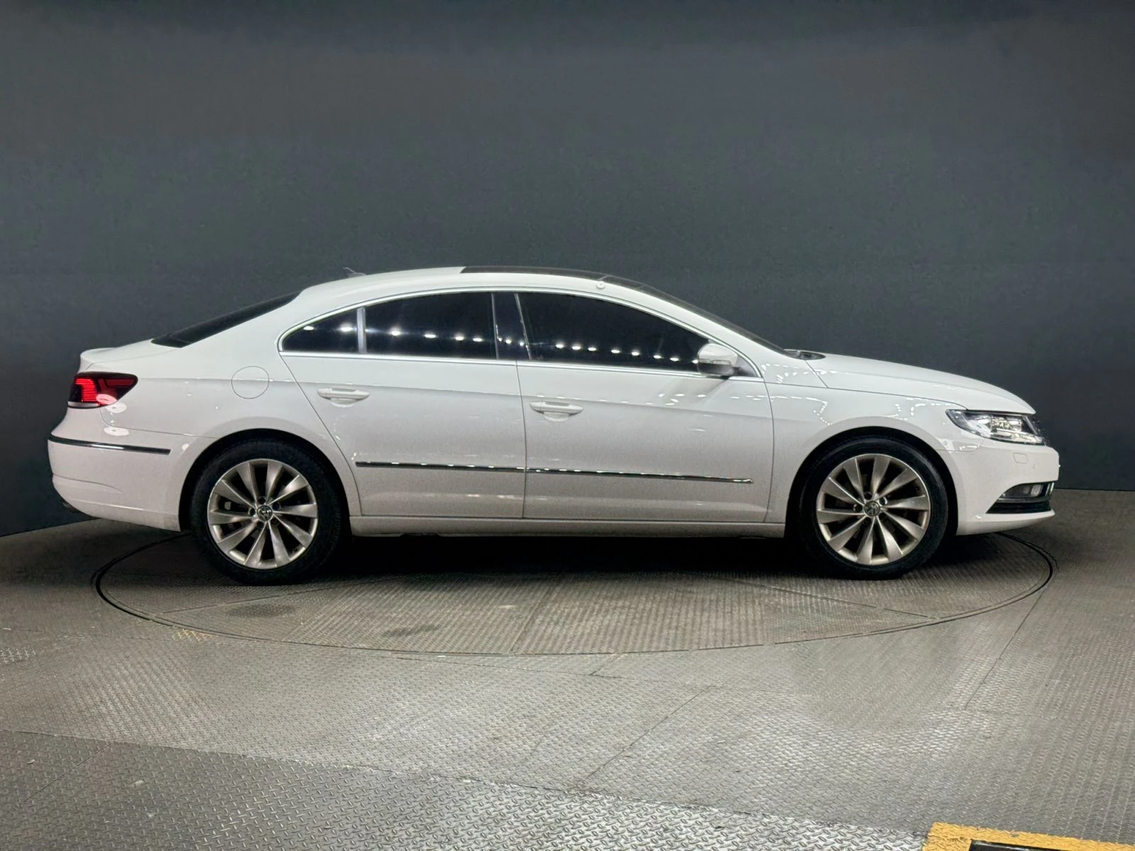 VW CC 2.0 TDI 4Motion ОЧАКВАН ВНОС - ТОП СЪСТОЯНИЕ - изображение 7