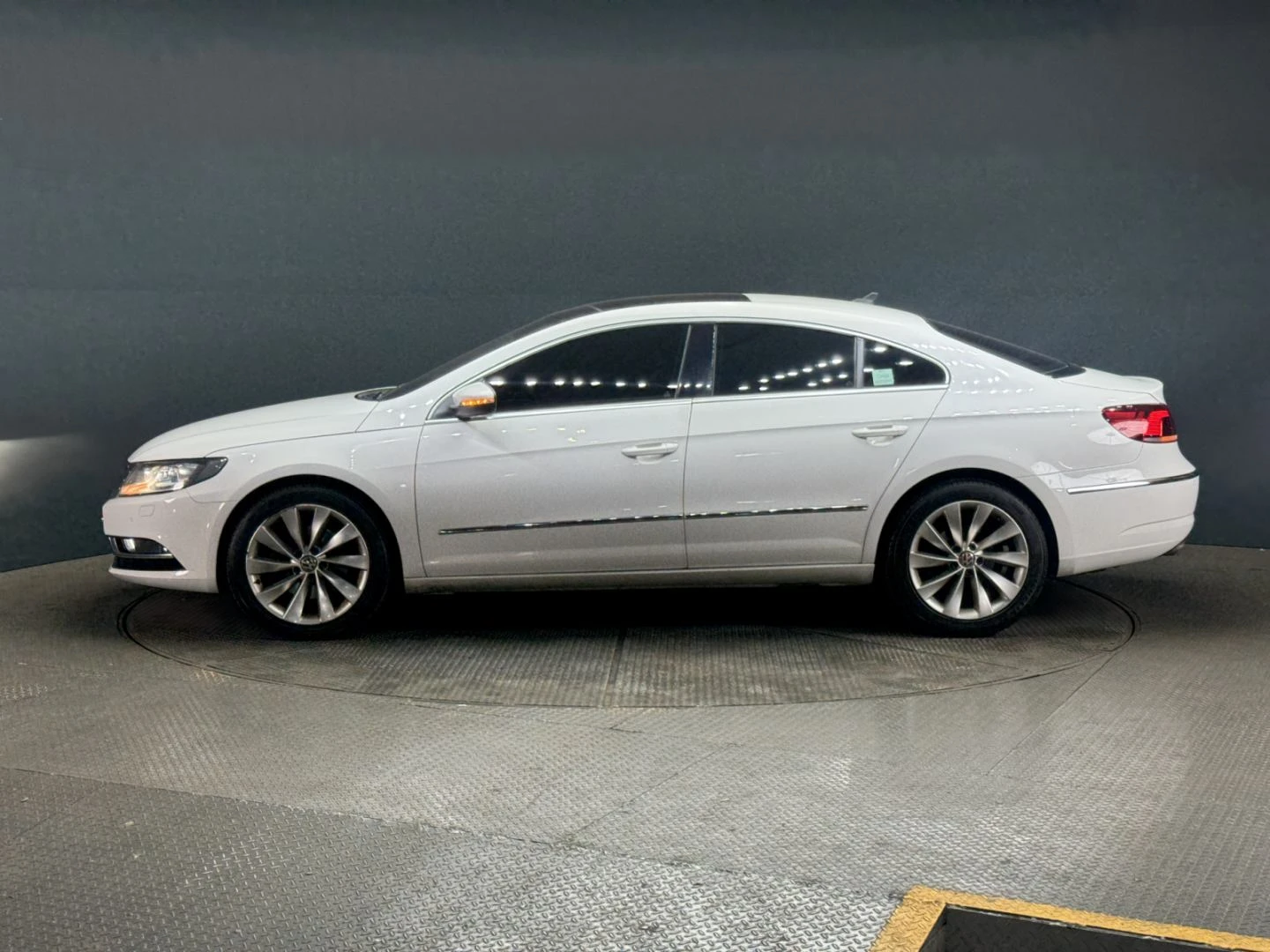 VW CC 2.0 TDI 4Motion ОЧАКВАН ВНОС - ТОП СЪСТОЯНИЕ - изображение 8