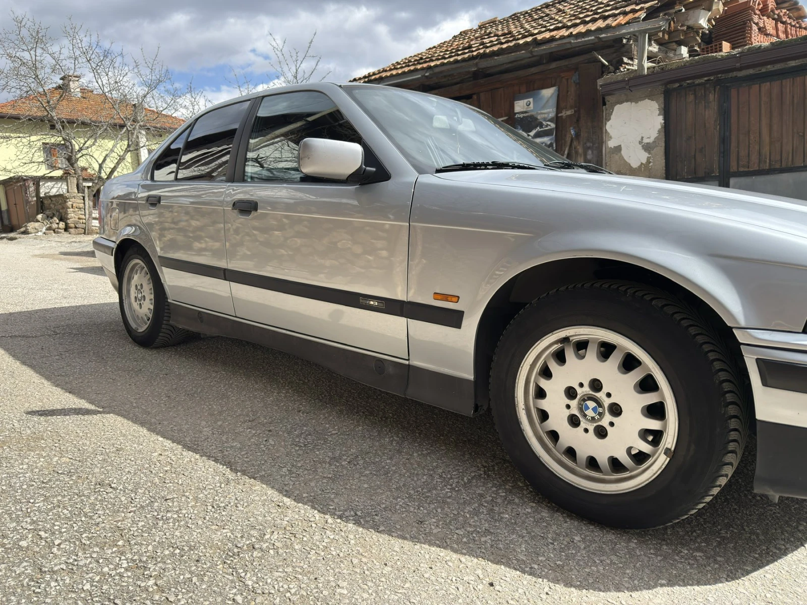 BMW 320 Е36 , снимка 2 - Автомобили и джипове - 53750306