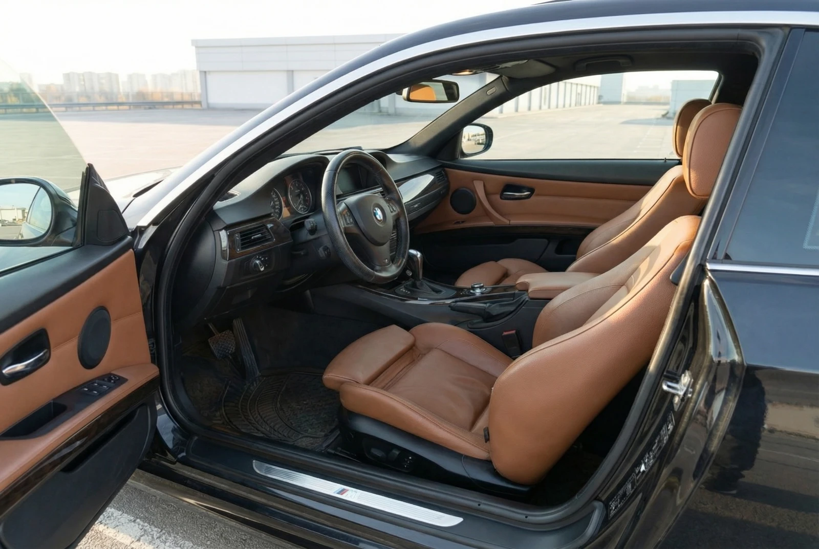 BMW 330 xDrive M-pack, снимка 10 - Автомобили и джипове - 53906280