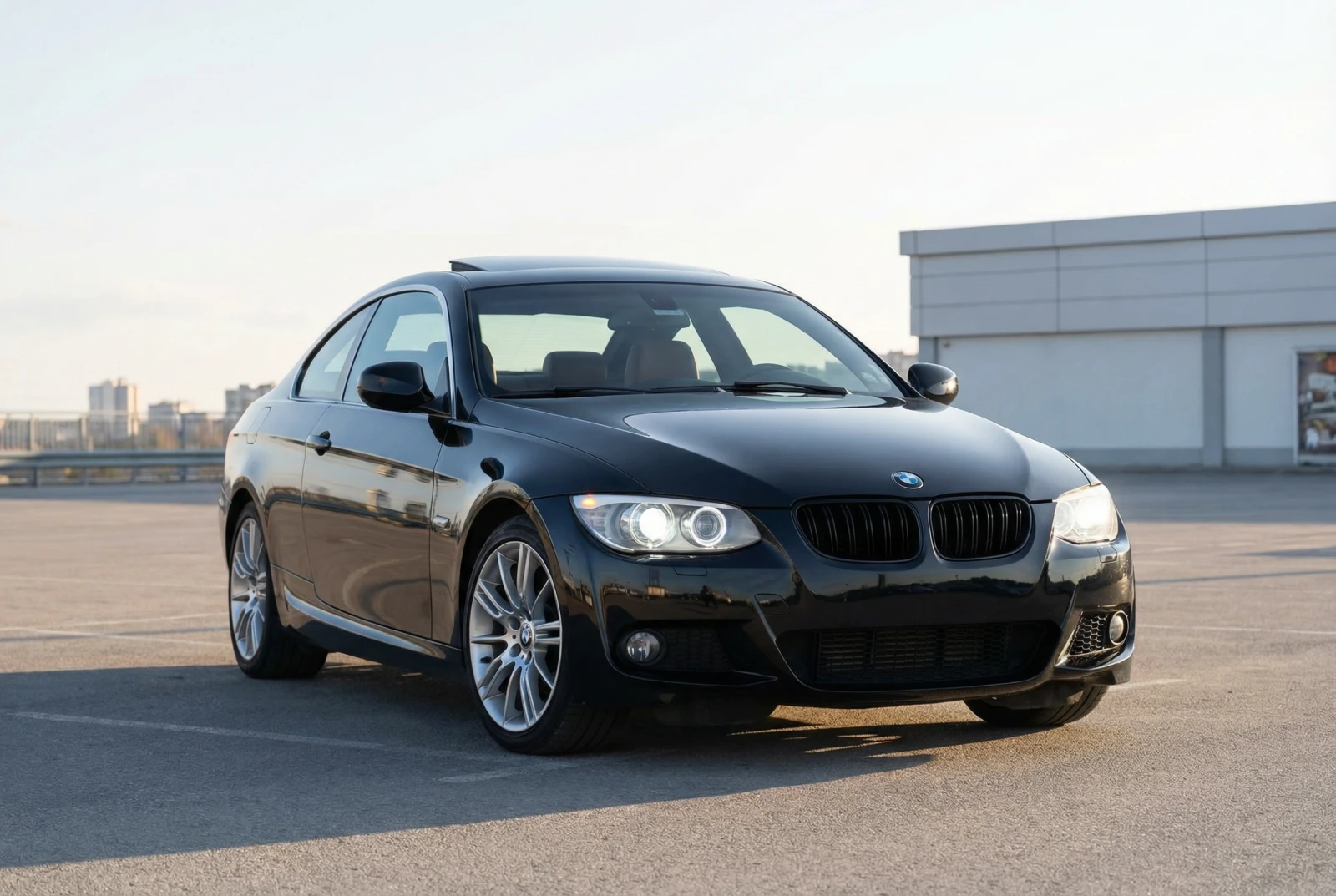 BMW 330 xDrive M-pack, снимка 8 - Автомобили и джипове - 53906280