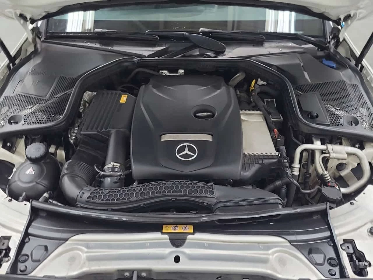 Mercedes-Benz C 300 CARFAX, снимка 15 - Автомобили и джипове - 54509399