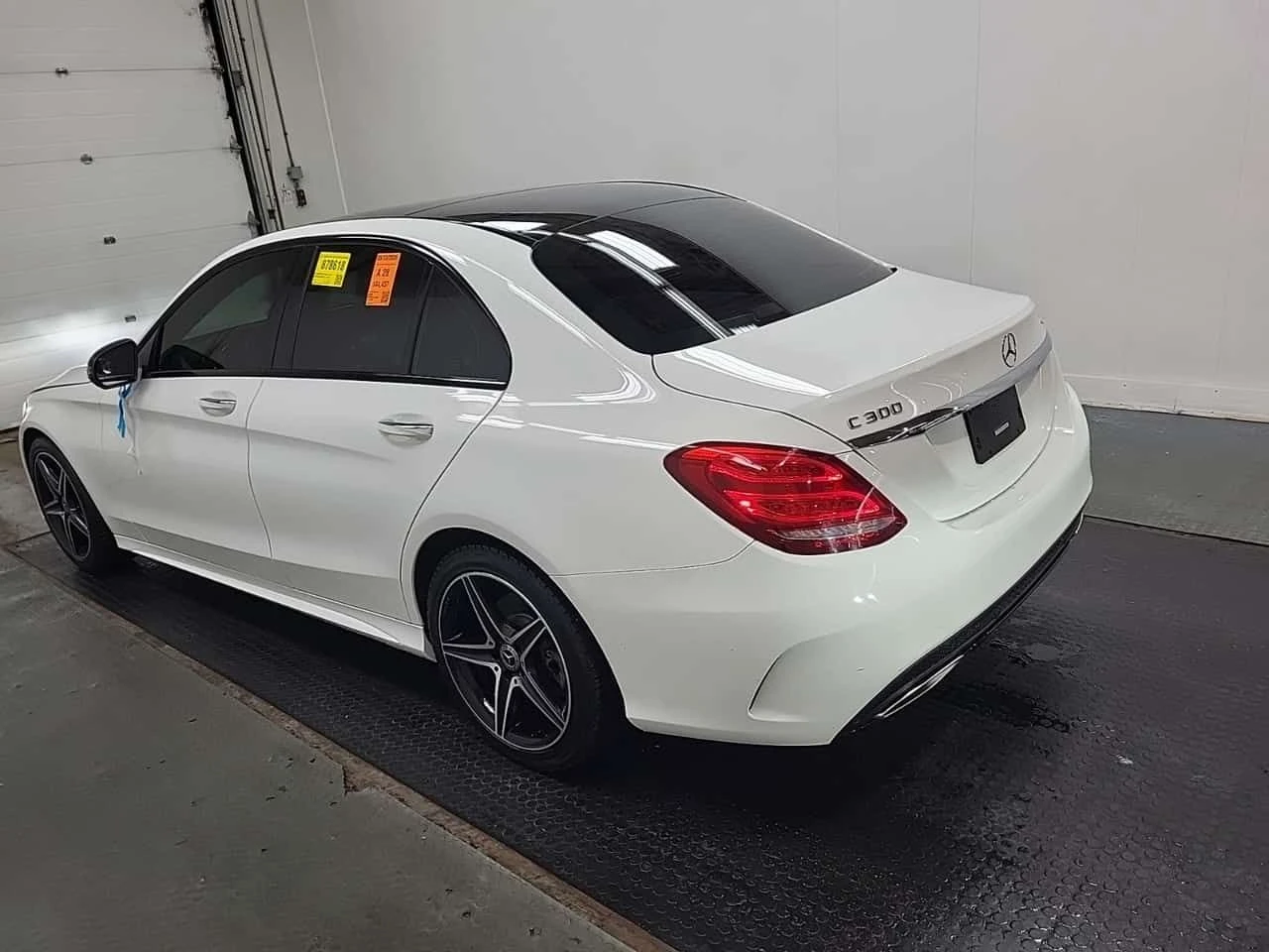 Mercedes-Benz C 300 CARFAX, снимка 4 - Автомобили и джипове - 54509399