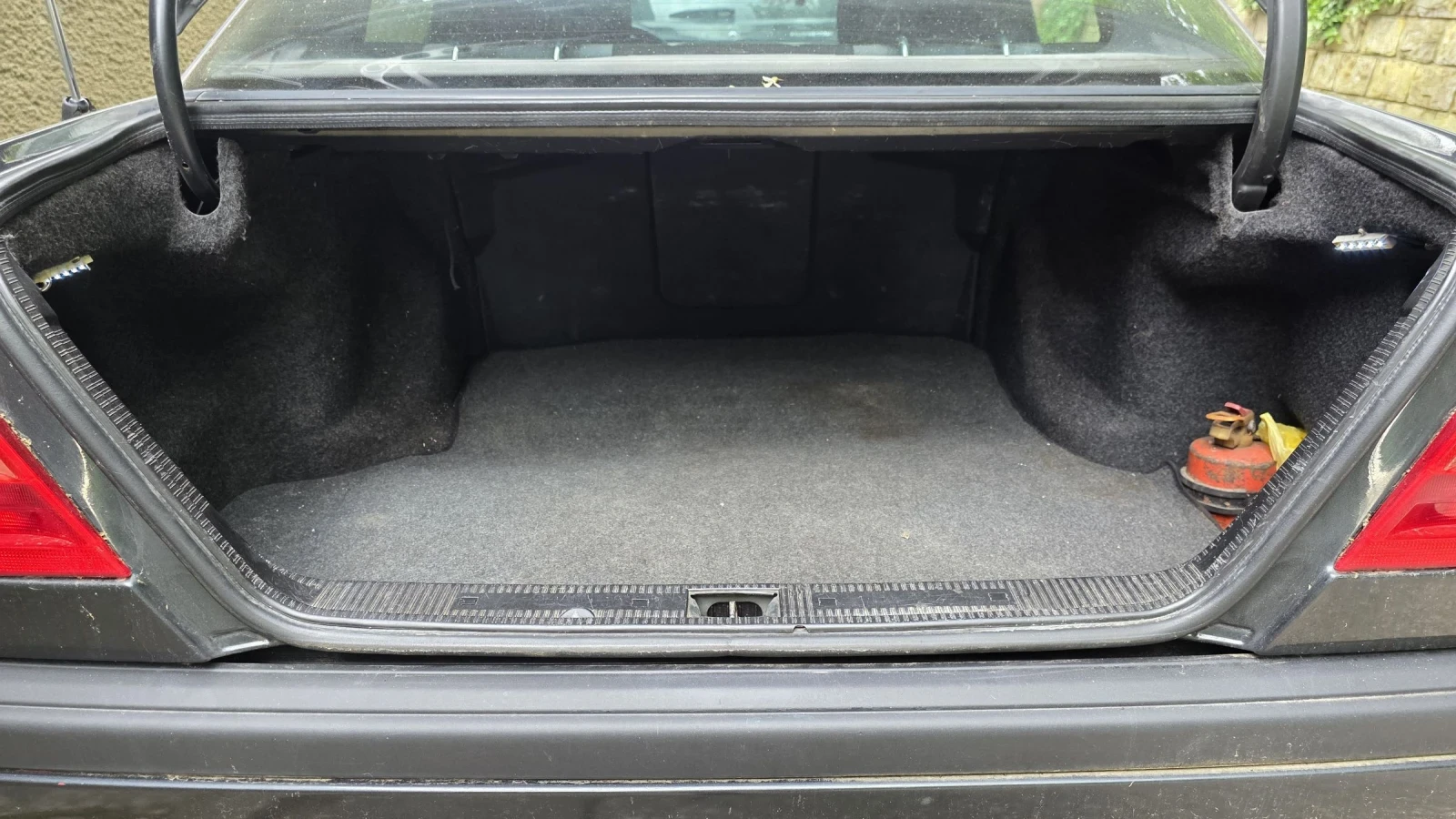 Mercedes-Benz C 180, снимка 9 - Автомобили и джипове - 54574381