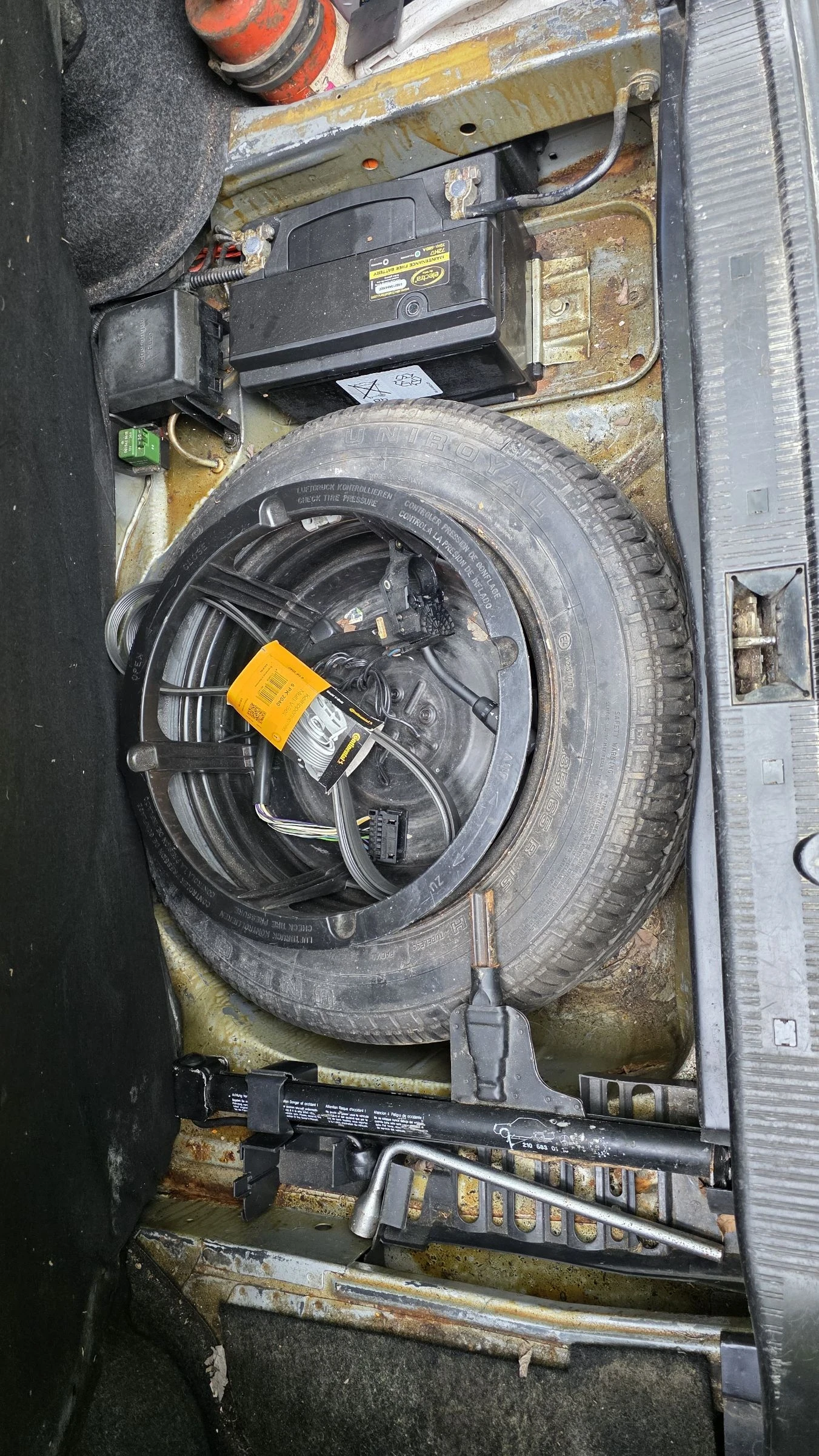 Mercedes-Benz C 180, снимка 10 - Автомобили и джипове - 54574381