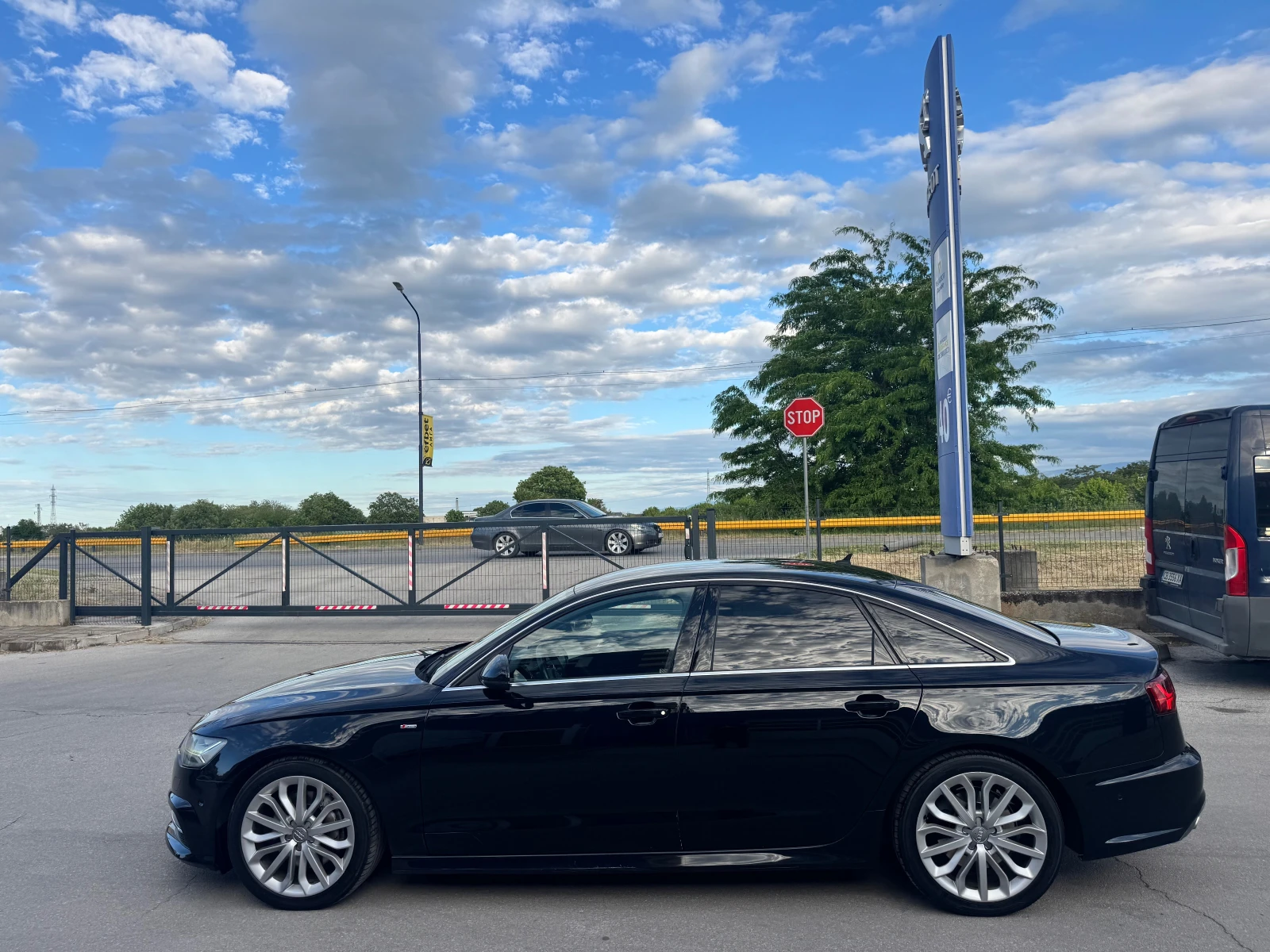 Audi A6 s-line facelift matrix led, снимка 2 - Автомобили и джипове - 54608120