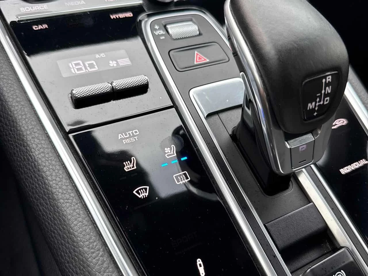 Porsche Panamera 4  CARFAX, снимка 10 - Автомобили и джипове - 55099589