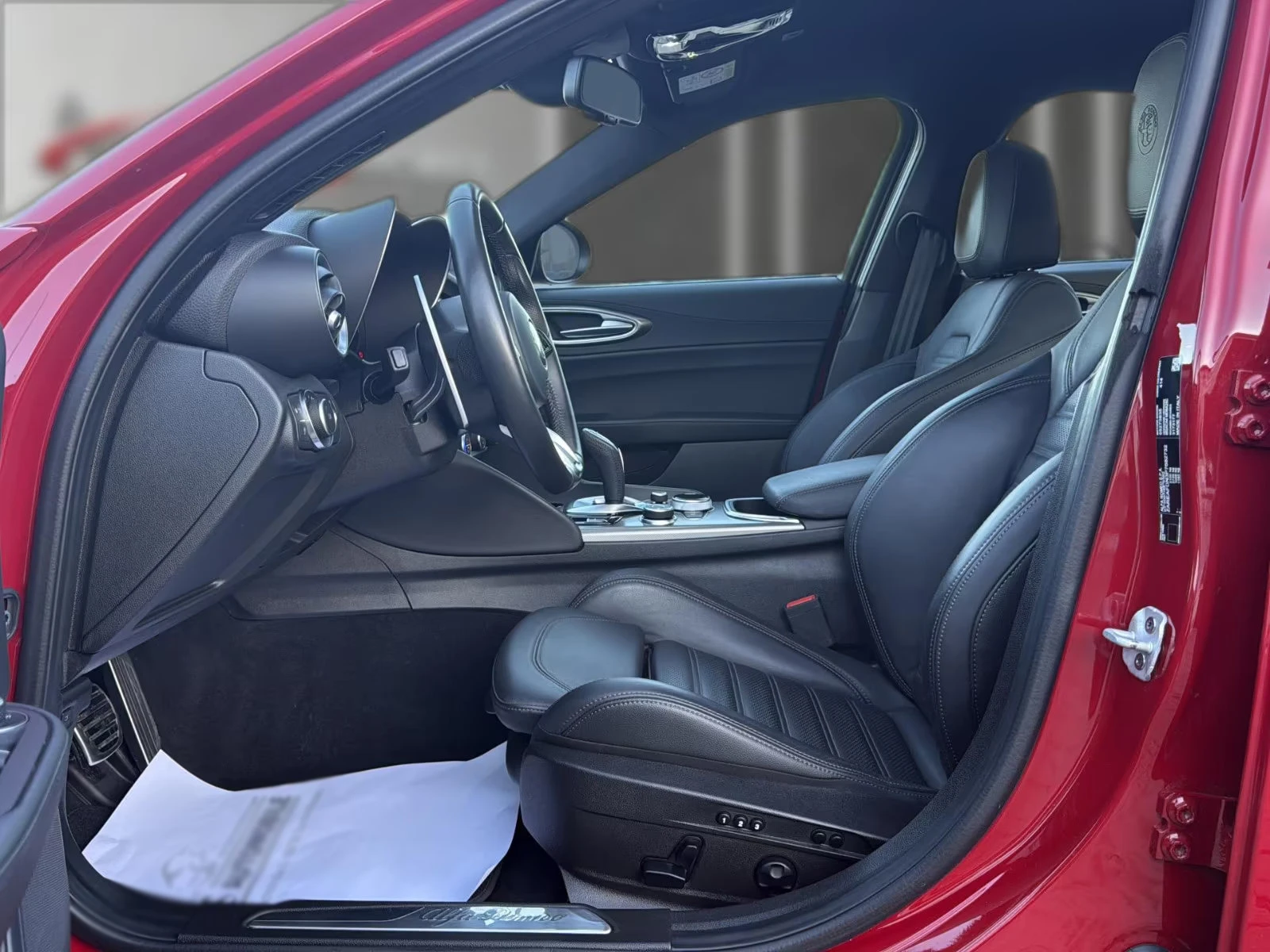 Alfa Romeo Giulia Q4/280HP/VELOCE/MATRIX/ACC/KLESS/CAM/560z, снимка 12 - Автомобили и джипове - 55207787