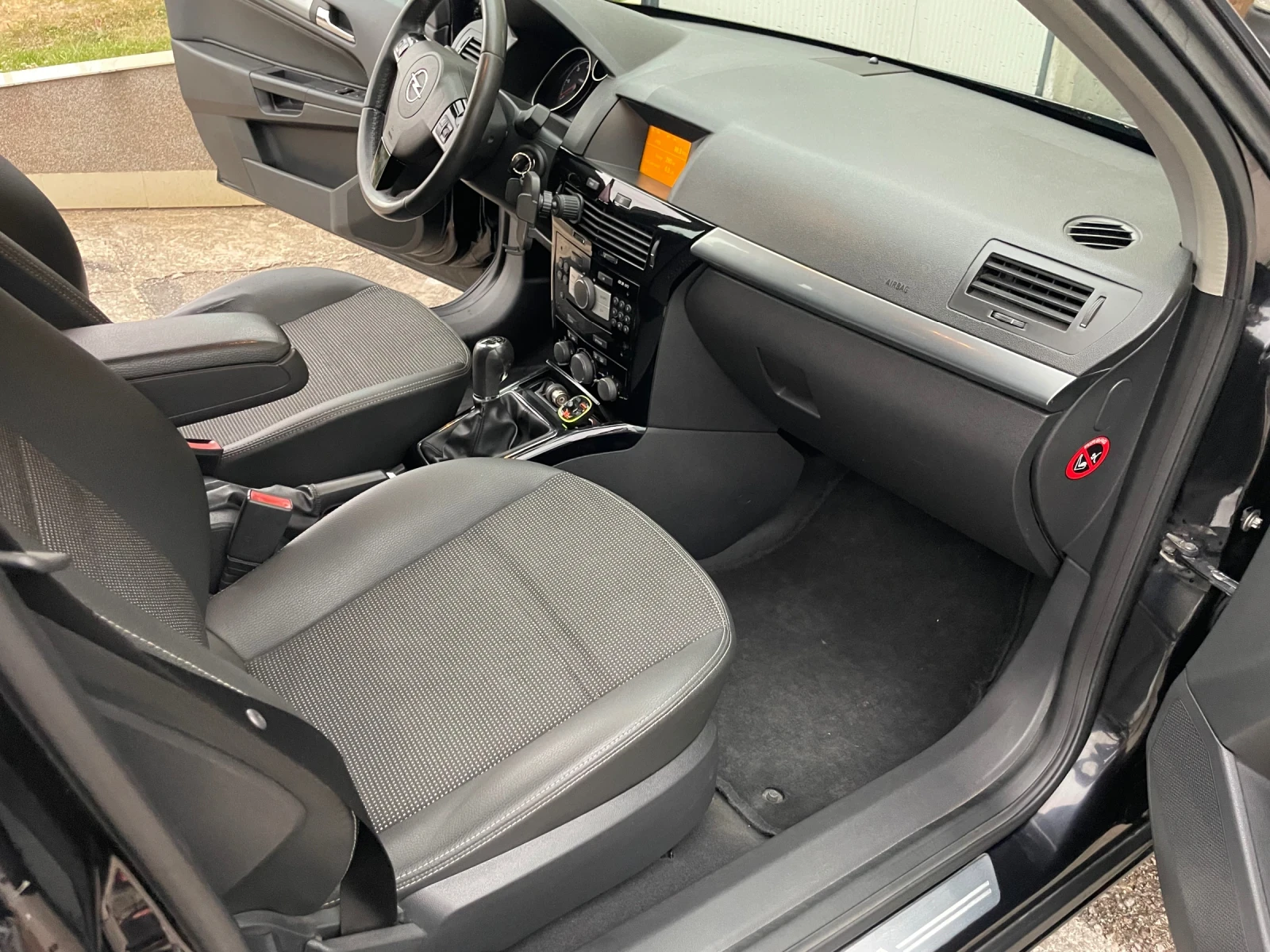 Opel Astra, снимка 10 - Автомобили и джипове - 55385573