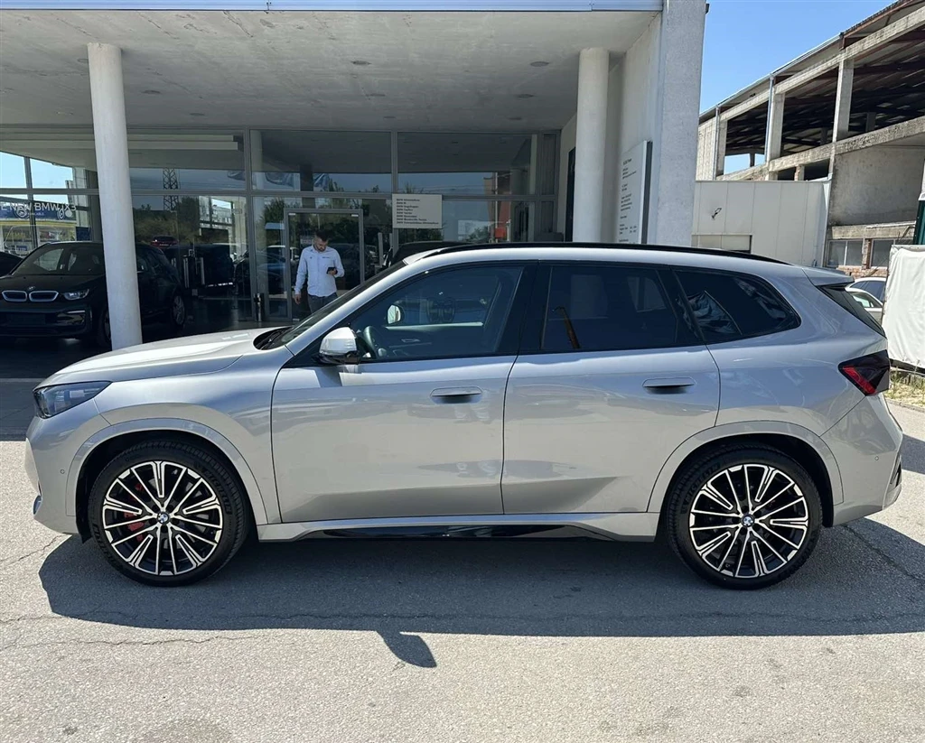BMW iX1 xDrive30, снимка 3 - Автомобили и джипове - 55448994