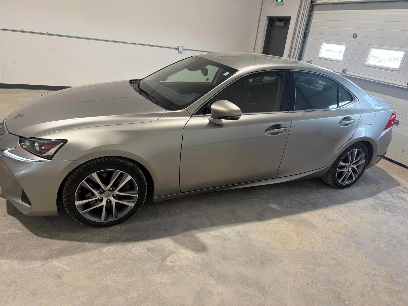 Lexus IS 300 * CARFAX * ��� ������������ ������ | Mobile.bg � ����������� 2