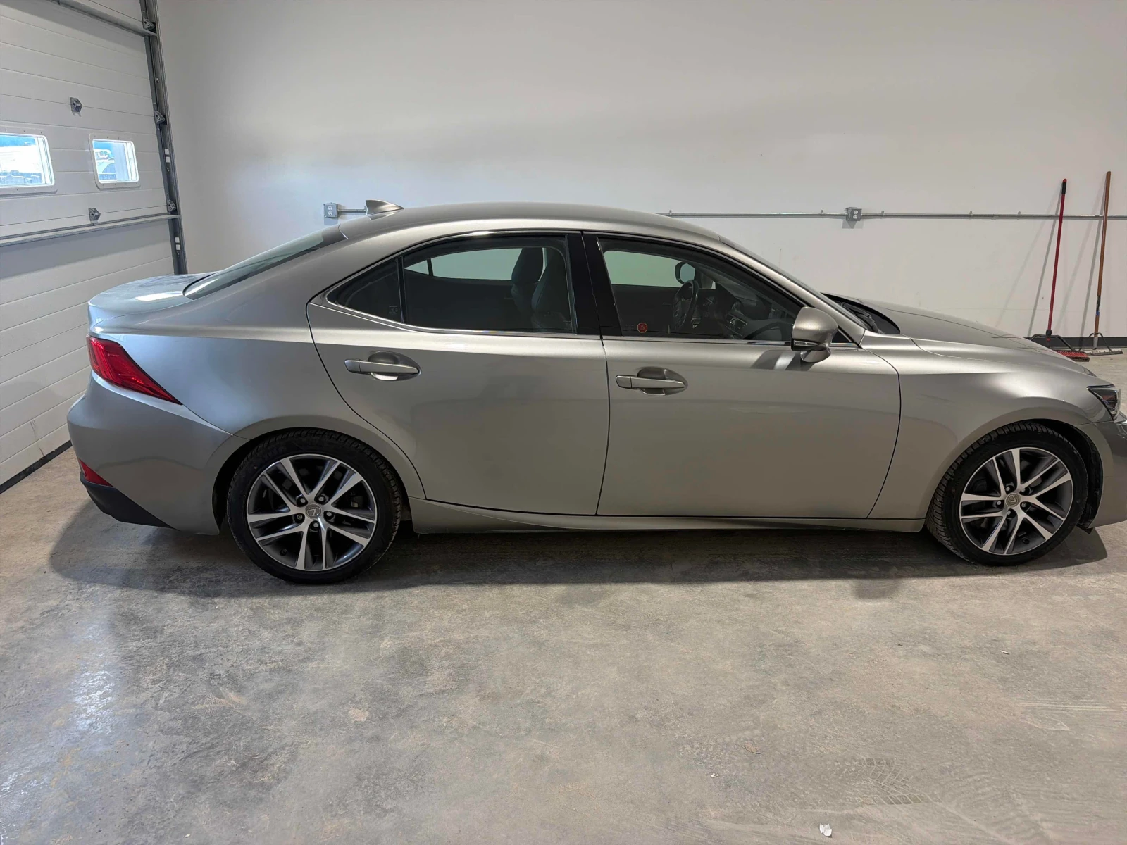 Lexus IS 300 * CARFAX * ��� ������������ ������ | Mobile.bg � ����������� 4