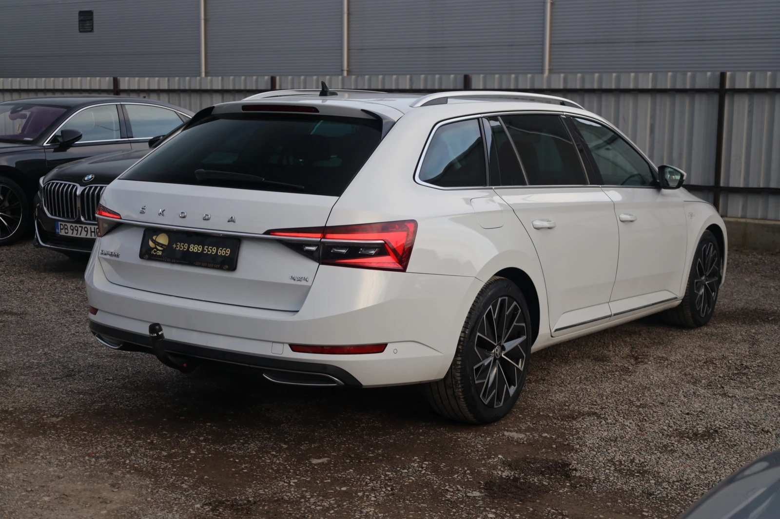 Skoda Superb 2.0 TDI L&K Face 4x4 ACC PanoCanton KAM StH#iCarbg, снимка 4 - Автомобили и джипове - 56017825
