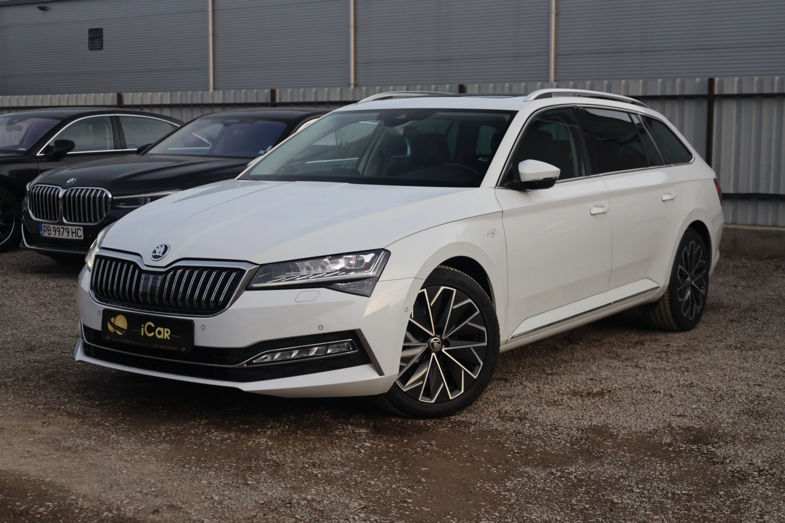 Skoda Superb 2.0 TDI L&K Face 4x4 ACC PanoCanton KAM StH#iCarbg