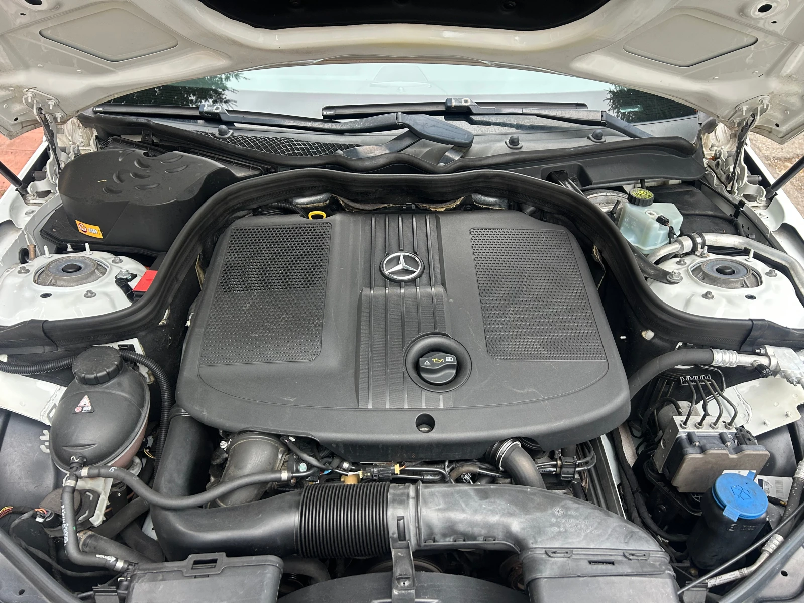 Mercedes-Benz E 220 2, 2 170К AMG, снимка 14 - Автомобили и джипове - 56709179