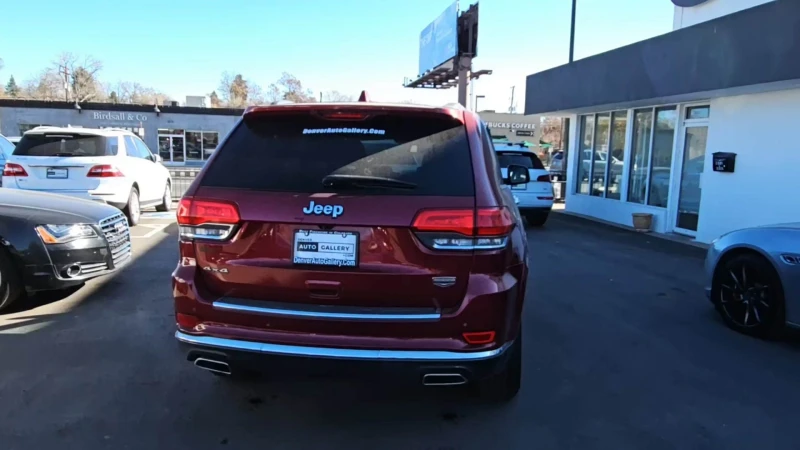 Jeep Grand cherokee Summit* 5.7 HEMI* Distronic* Обдух* М.точка* Камер, снимка 3 - Автомобили и джипове - 48117428